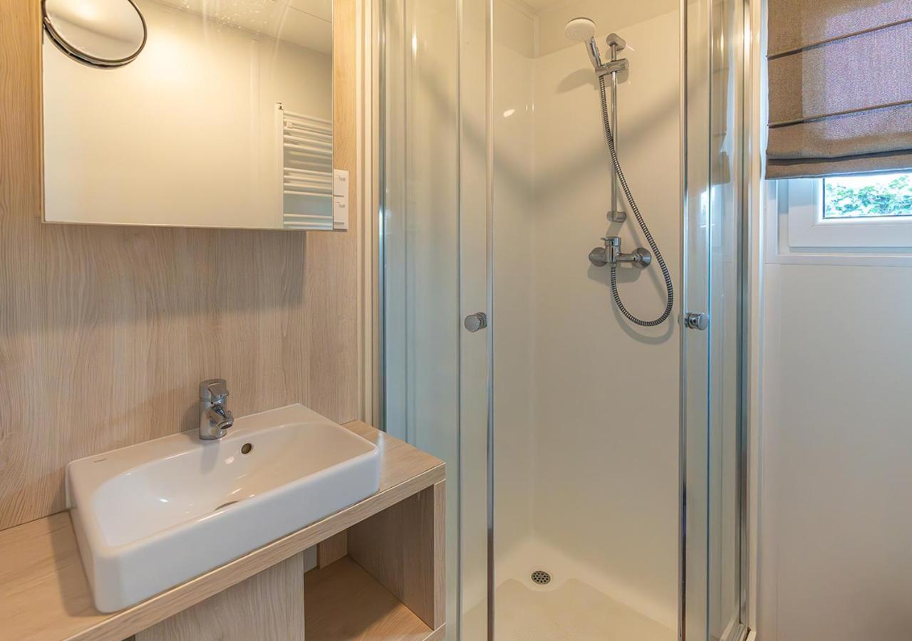 Chaletparc Krabbenkreek Zeeland - Chalet 78 Sint Annaland Bagian luar foto